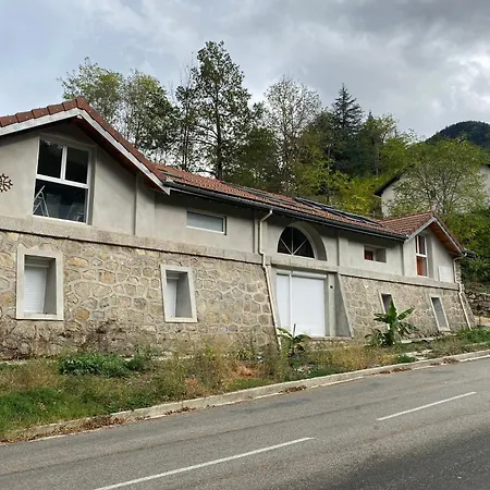 Apartment Chateau 2 Loups
